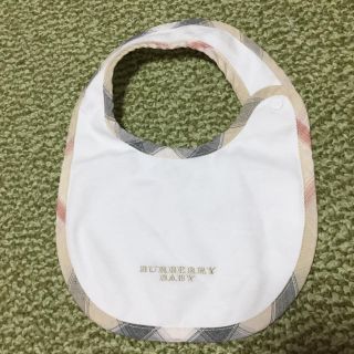 バーバリー(BURBERRY)のハイビスカスさん 専用(ベビースタイ/よだれかけ)