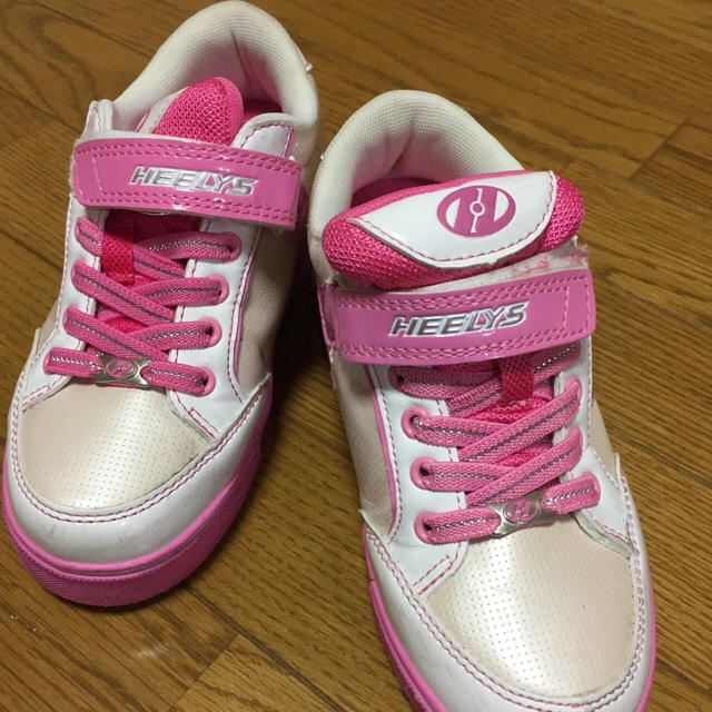 HEELYS(ヒーリーズ)のローラーシューズ  20センチ  HEELYS キッズ/ベビー/マタニティのキッズ靴/シューズ(15cm~)(ローラーシューズ)の商品写真