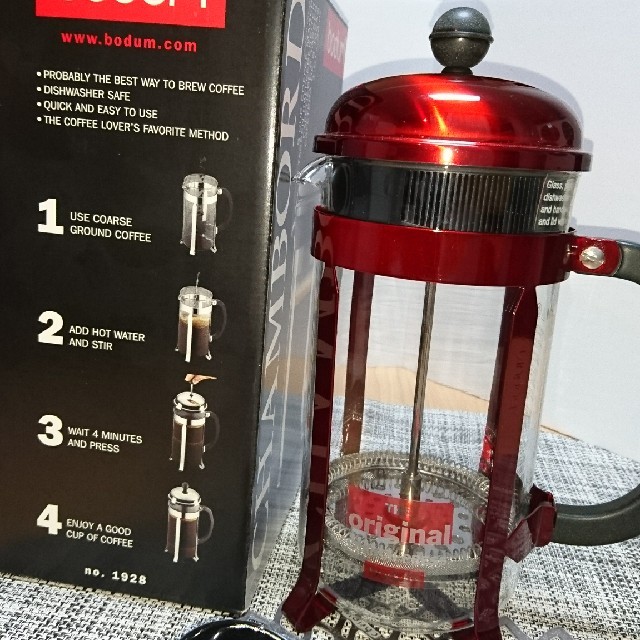 bodum(ボダム)のbodum フレンチプレス コーヒーメーカー   RED ☆未使用品 インテリア/住まい/日用品のキッチン/食器(調理道具/製菓道具)の商品写真