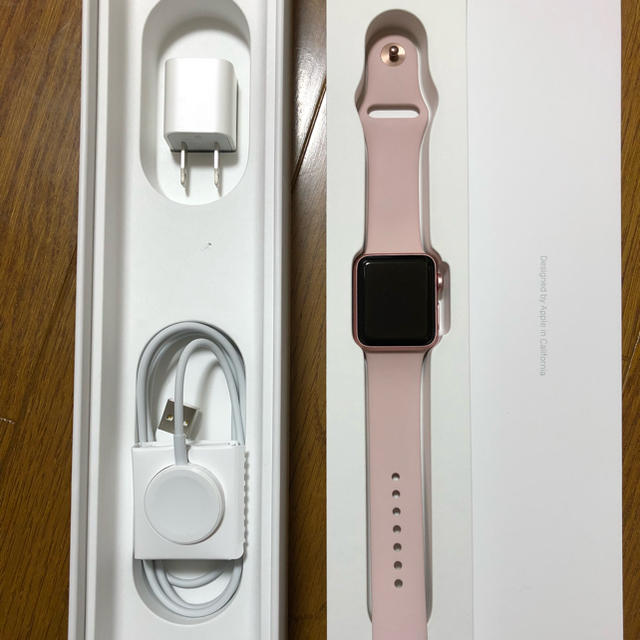 Apple(アップル)のApple Watch sereis2 38mm レディースのファッション小物(腕時計)の商品写真