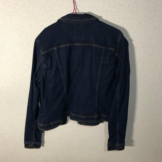 Bershka(ベルシュカ)のデニムジャケット 新品 レディースのジャケット/アウター(Gジャン/デニムジャケット)の商品写真