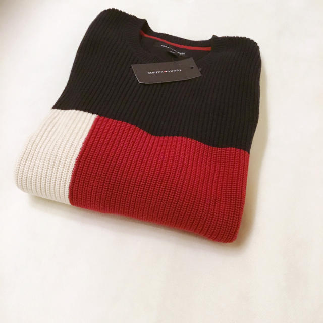 TOMMY HILFIGER(トミーヒルフィガー)の【新品未使用】tommy hilfiger トミーカラーブロックニットセーター メンズのトップス(ニット/セーター)の商品写真