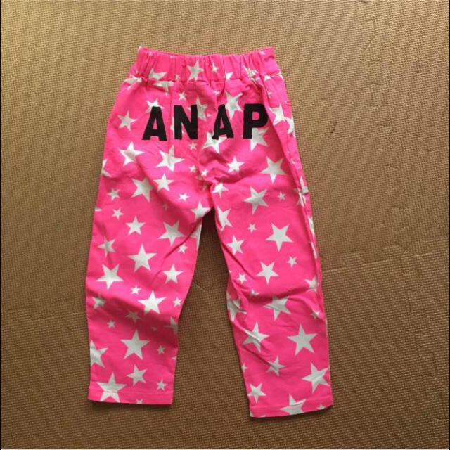 ANAP Kids(アナップキッズ)のアナップ ピンク スター パンツ キッズ/ベビー/マタニティのキッズ服男の子用(90cm~)(パンツ/スパッツ)の商品写真