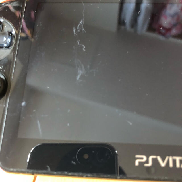 PlayStation Vita(プレイステーションヴィータ)のpsvita 2000 メモカ4G セット エンタメ/ホビーのゲームソフト/ゲーム機本体(携帯用ゲーム機本体)の商品写真