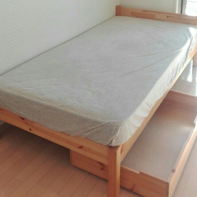 MUJI (無印良品)(ムジルシリョウヒン)の無印パイン材シングルベッド　ベッド下収納 インテリア/住まい/日用品のベッド/マットレス(シングルベッド)の商品写真