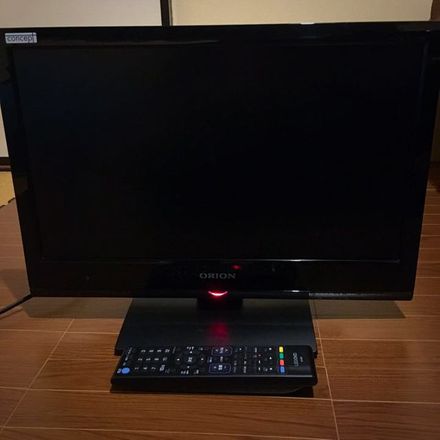 【送料込み】19V型DVDプレーヤー内蔵地上デジタルハイビジョンLED液晶テレビ