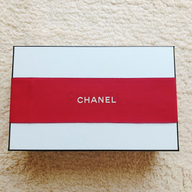 CHANEL(シャネル)のシャネル プレゼントBOX  空箱 レディースのバッグ(ショップ袋)の商品写真