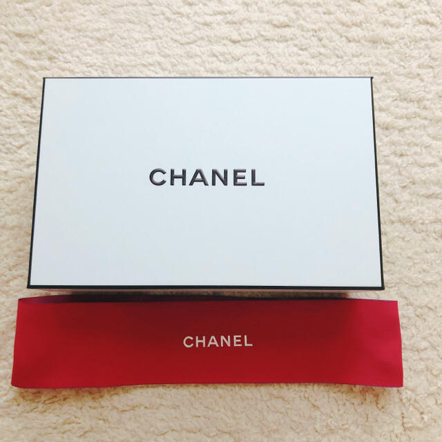 CHANEL(シャネル)のシャネル プレゼントBOX  空箱 レディースのバッグ(ショップ袋)の商品写真