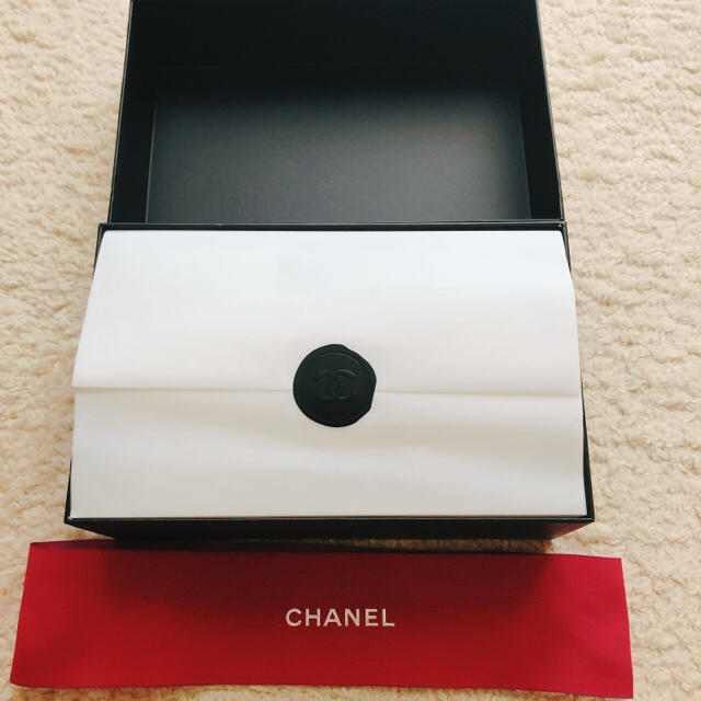 CHANEL(シャネル)のシャネル プレゼントBOX  空箱 レディースのバッグ(ショップ袋)の商品写真