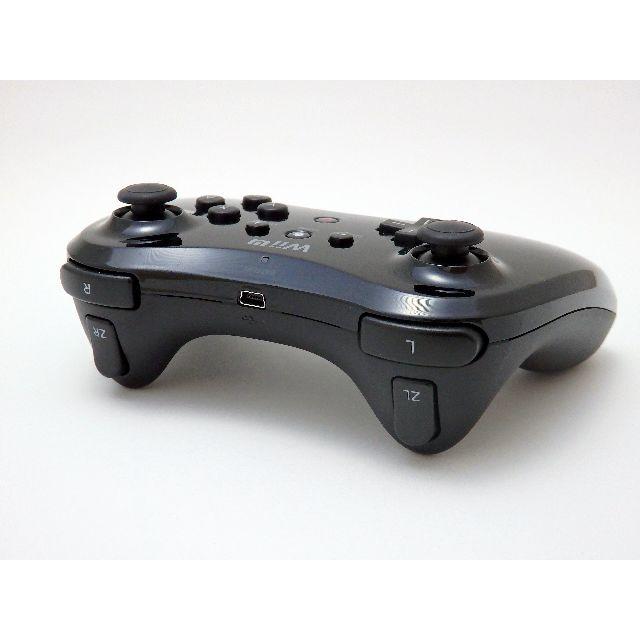 Wii U(ウィーユー)の【美品】WiiU PRO コントローラ 黒(kuro)　任天堂純正品 エンタメ/ホビーのゲームソフト/ゲーム機本体(家庭用ゲーム機本体)の商品写真