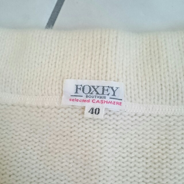 FOXEY(フォクシー)のHANAさま専用☆美品フォクシー☆カシミアニット40 レディースのトップス(ニット/セーター)の商品写真