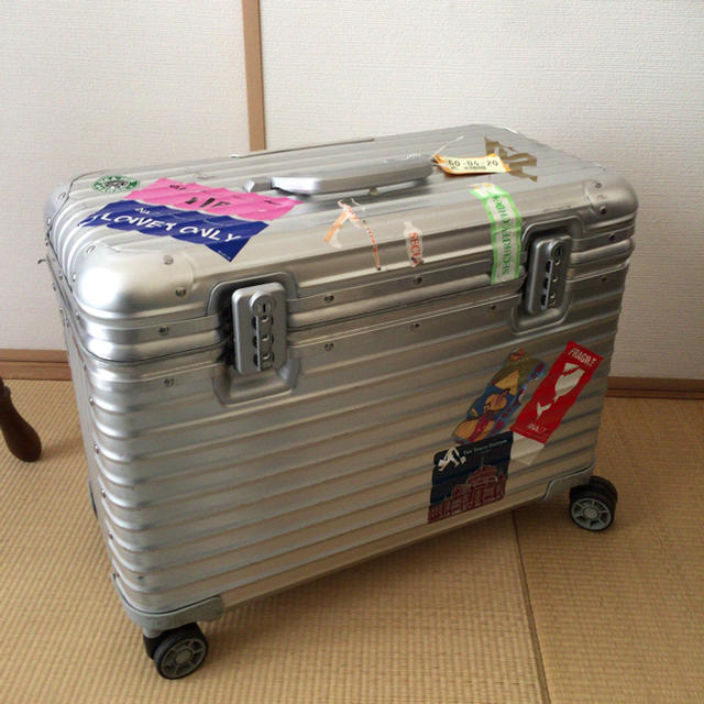 RIMOWA(リモワ)のリモワ パイロットトロリー本物 メンズのバッグ(トラベルバッグ/スーツケース)の商品写真