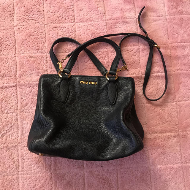 【本日限定お値下げ】miumiu  ショルダーバッグレディース