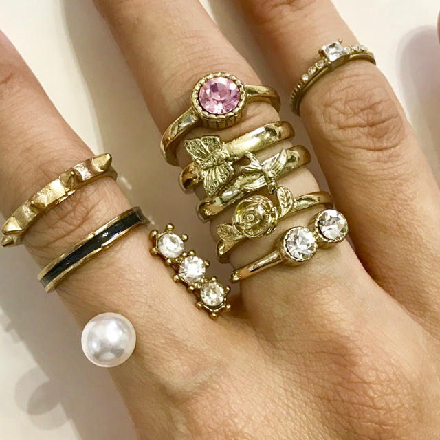 ZARA(ザラ)のフリーサイズ リング ８本セット☆ レディースのアクセサリー(リング(指輪))の商品写真