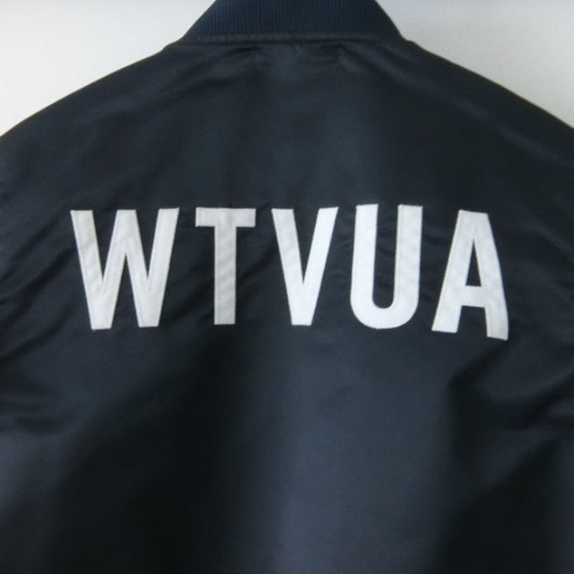 W)taps(ダブルタップス)の紺　S　15A/W WTVUA　TEAM JKT メンズのジャケット/アウター(スタジャン)の商品写真