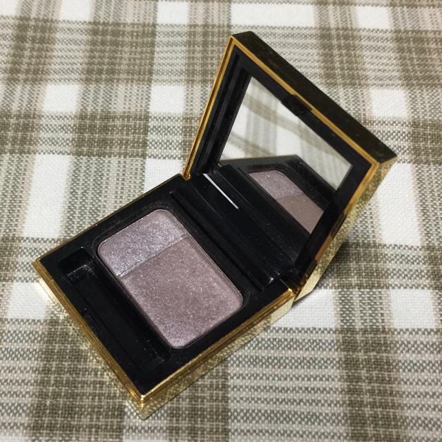 Yves Saint Laurent Beaute(イヴサンローランボーテ)のイヴ・サンローラン・ボーテ オンブル ソロ ダブル エフェクト コスメ/美容のベースメイク/化粧品(アイシャドウ)の商品写真