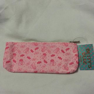 BETTY'S BLUE(ペンケース/筆箱)のフリマアイテム一覧 BETTY'S BLUE(ペンケース/筆箱)のフリマアイテム一覧