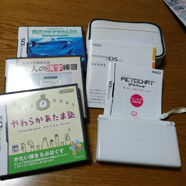 ニンテンドーDS(ニンテンドーDS)のDS Lite エンタメ/ホビーのゲームソフト/ゲーム機本体(携帯用ゲーム機本体)の商品写真