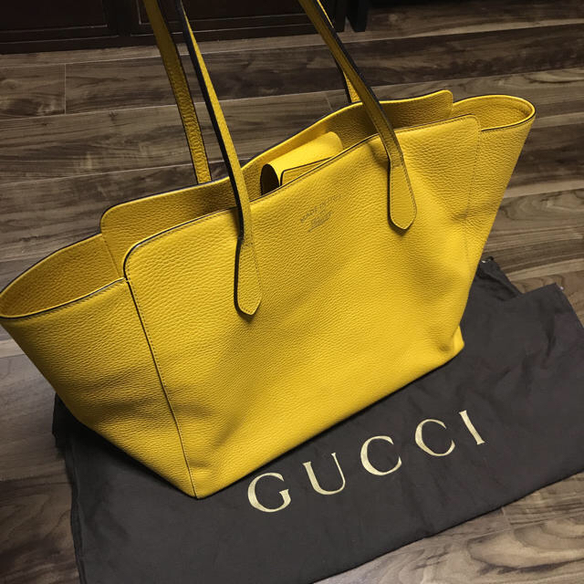 Gucci(グッチ)の★値下げしました★GUCCI イエロートートバッグ（保存袋あり） レディースのバッグ(トートバッグ)の商品写真