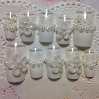 ネイルチップ 白フレンチ3d花 パール ネイルチップ 白フレンチ3d花 パール