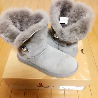 アグ(UGG)のUGGスワロフスキームートンブーツ(ブーツ)