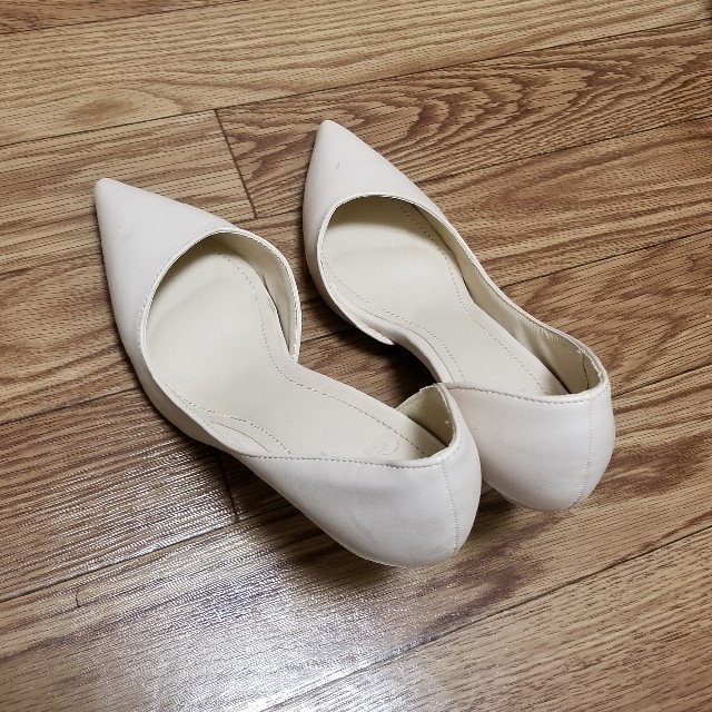 GRL(グレイル)のオフホワイト　パンプス レディースの靴/シューズ(ハイヒール/パンプス)の商品写真