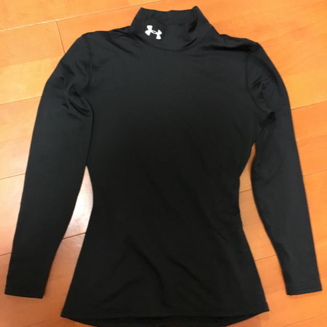 UNDER ARMOUR(アンダーアーマー)のアンダーアーマー冬用インナー レディース レディースの下着/アンダーウェア(アンダーシャツ/防寒インナー)の商品写真