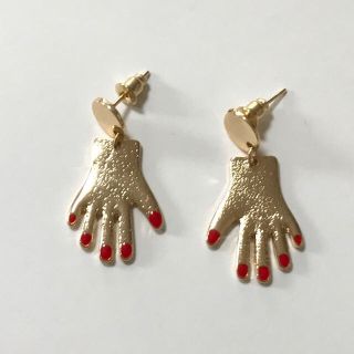 ザラ(ZARA)のハンド♡手♡ネイル♡ゆらゆら♡ピアス(ピアス)