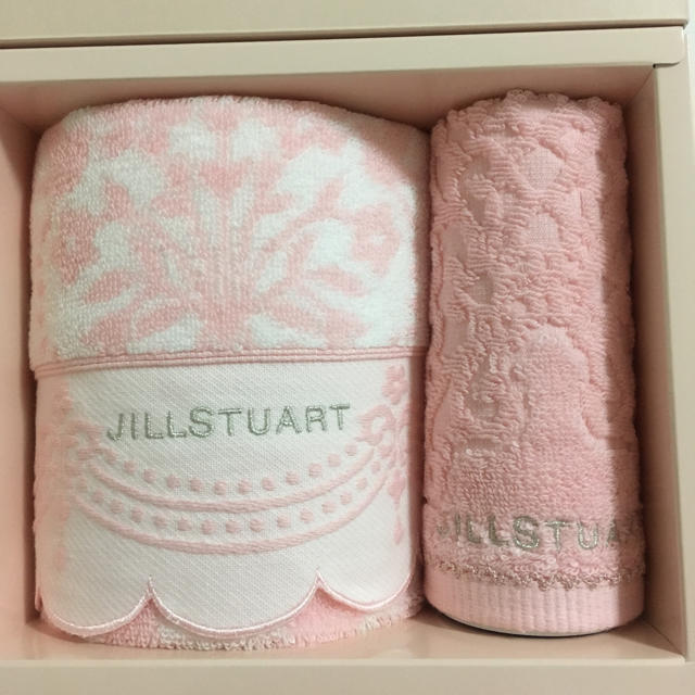 JILLSTUART(ジルスチュアート)の新品・未使用♡ジルスチュアートタオル インテリア/住まい/日用品の日用品/生活雑貨/旅行(タオル/バス用品)の商品写真