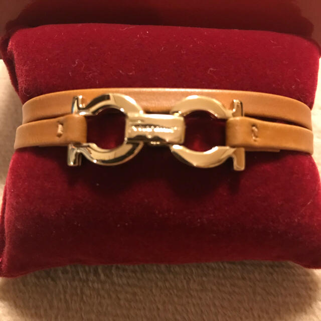 Salvatore Ferragamo(サルヴァトーレフェラガモ)のSalvatore Ferragamo ブレスレット レディースのアクセサリー(ブレスレット/バングル)の商品写真