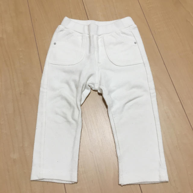 UNIQLO(ユニクロ)のホワイトパンツ♡ キッズ/ベビー/マタニティのベビー服(~85cm)(パンツ)の商品写真