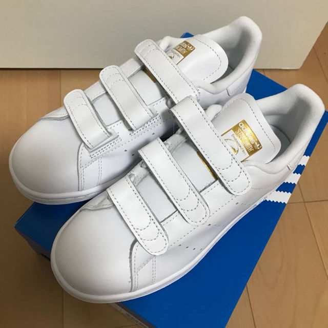 adidas(アディダス)の新品未使用 海外正規品 アディダス adidas スタンスミス  ベルクロ レディースの靴/シューズ(スニーカー)の商品写真