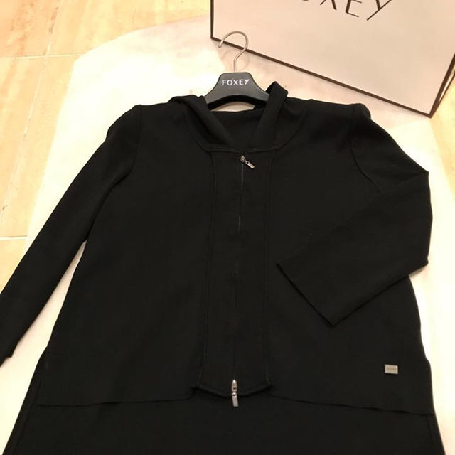 Sale! 美品！Foxey New York 黒パーカー 38