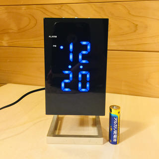 ネオンクロック ブルーLED 鏡面仕様 デジタル目覚まし時計(置時計)