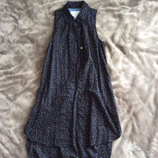 ビーシービージーマックスアズリア(BCBGMAXAZRIA)のBCBG 水玉 シャツ シャツワンピ(シャツ/ブラウス(長袖/七分))