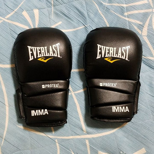 送料無料☆EVERLAST エバーラスト オープンフィンガーグローブ MMA