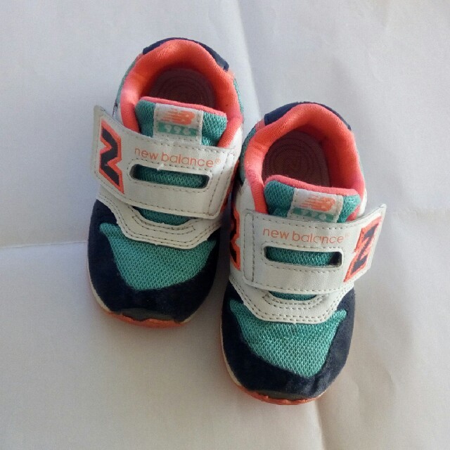 New Balance(ニューバランス)の子供用靴　スニーカー　15cm キッズ/ベビー/マタニティのキッズ靴/シューズ(15cm~)(スニーカー)の商品写真