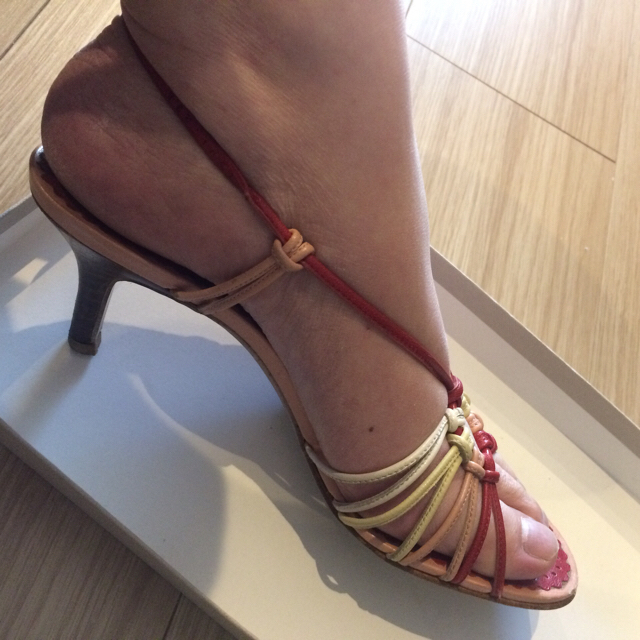 Rebecca Taylor(レベッカテイラー)のレベッカ ・テイラー サンダル 赤系 23.5cm レディースの靴/シューズ(サンダル)の商品写真