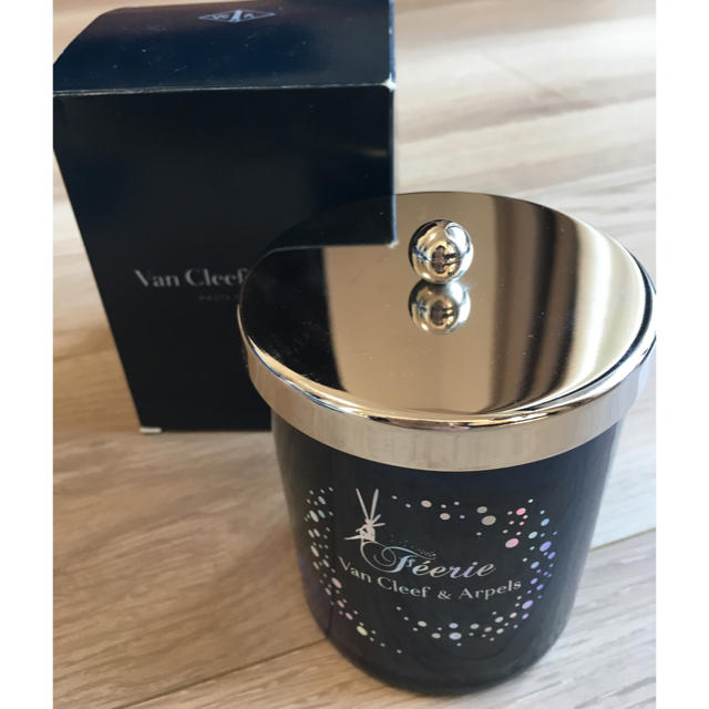 Van Cleef & Arpels(ヴァンクリーフアンドアーペル)の✨新品未使用✨ヴァンクリーフ＆アーペルのノベルティのアロマキャンドル コスメ/美容のリラクゼーション(キャンドル)の商品写真