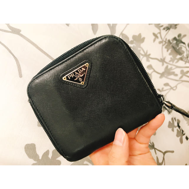 PRADA 二つ折り財布