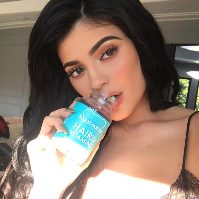 Kylie Cosmetics(カイリーコスメティックス)のセレブ愛用 美髪 美爪 髪が伸びる 食べるビタミン Sugarbearhair コスメ/美容のヘアケア/スタイリング(ヘアケア)の商品写真