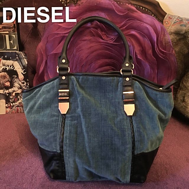 DIESEL(ディーゼル)のDlESEL ベロア×黒革クラッシックなショルダーバッグ/ハンドバッグ レディースのバッグ(ショルダーバッグ)の商品写真