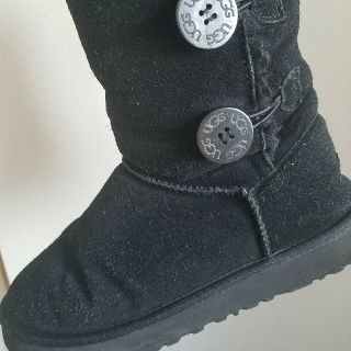 アグ(UGG)のUGG ボタン 黒 ラスト1個！(ブーツ)