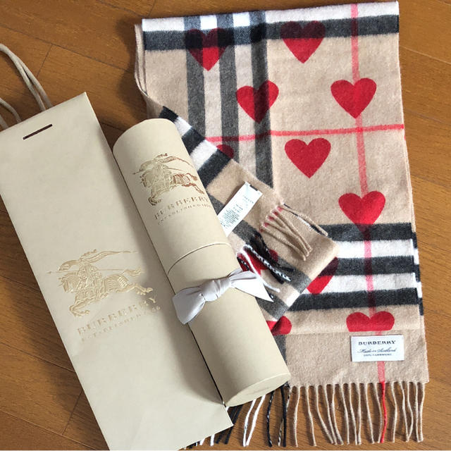 BURBERRY(バーバリー)のアルマンド兄さん様専用☆新品☆Burberry☆マフラー カシミヤ100% レディースのファッション小物(マフラー/ショール)の商品写真