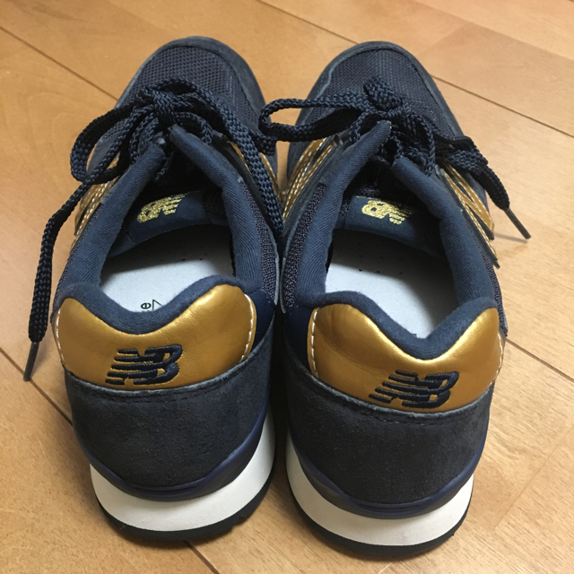 New Balance(ニューバランス)の美品！ New Balance 996 ネイビー×ゴールド 23.5㎝ レディースの靴/シューズ(スニーカー)の商品写真