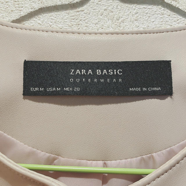 ZARA(ザラ)のZARA フリルライダース レディースのジャケット/アウター(ライダースジャケット)の商品写真