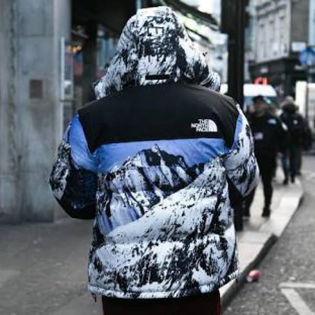 特に汚れなどはありませんsupreme the north face バルトロ　雪山　ダウンジャケット