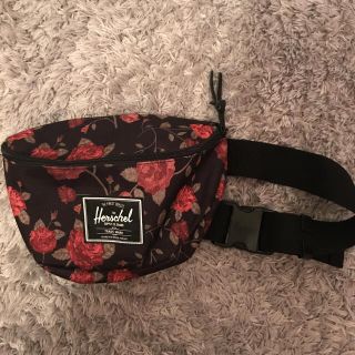 ハーシェル(HERSCHEL)のROSE BUD×HERSCHEL SUPPYウエストポーチ(ボディバッグ/ウエストポーチ)