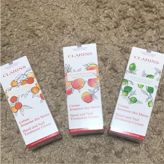 クラランス(CLARINS)のハンド/ネイル トリートメント クリーム 限定セット(ハンドクリーム)