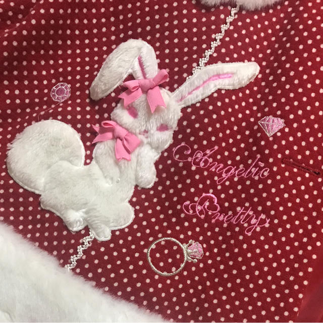 Angelic Pretty(アンジェリックプリティー)のおめかしバニーちゃん コート 赤水玉 レディースのジャケット/アウター(ロングコート)の商品写真